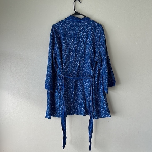 Women's Size XS/S Top Blue Knox Rose - Picture 3 of 4